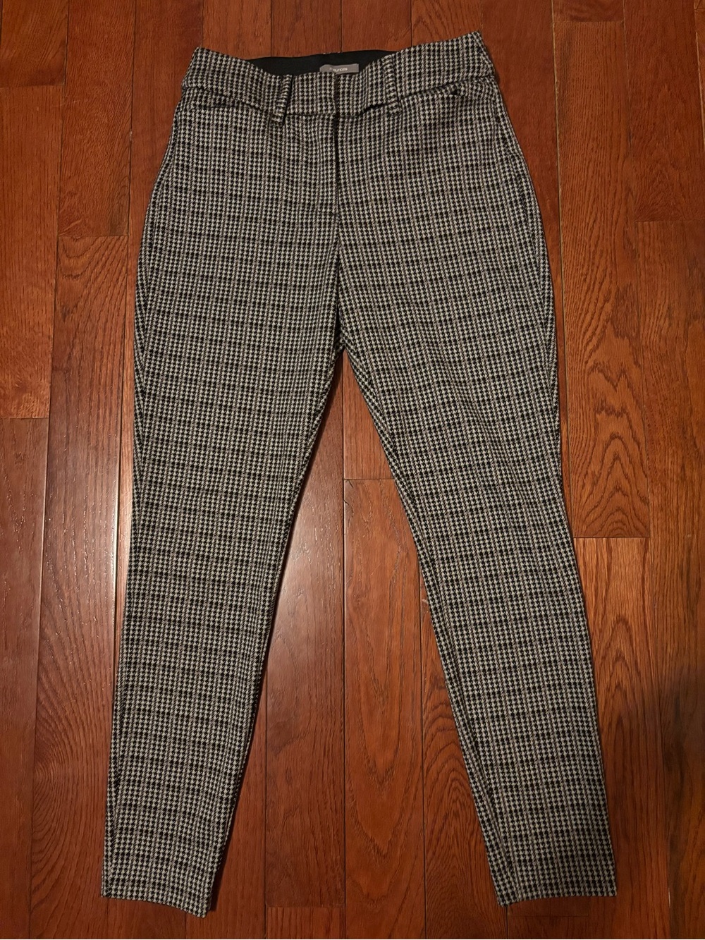 Maurices Black & White Houndstooth Cropped Pants